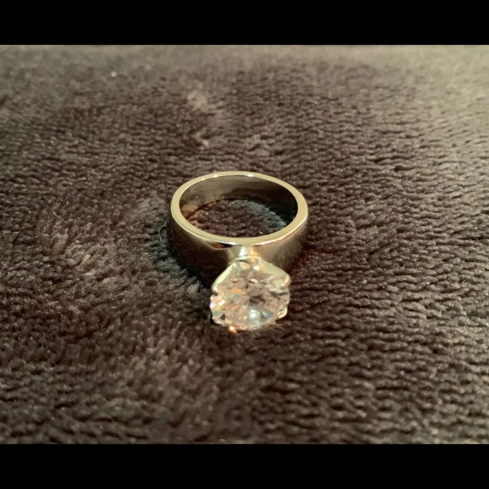 🎯 SOLD 🎯Solitaire Ring size 5 - Picture 4 of 8